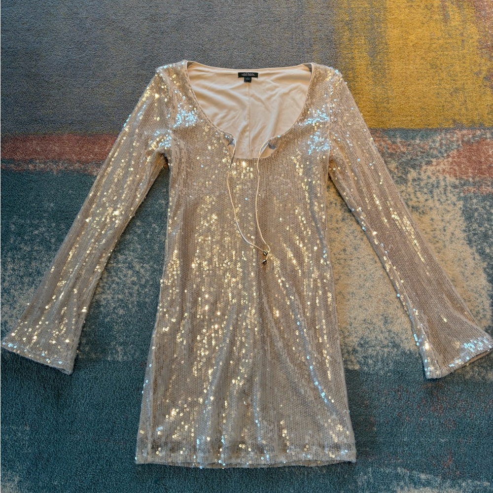Wild Fable Target Sequin Long Sleeve Mini Dress bell sleeves, small - Picture 4 of 10